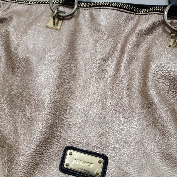 Black & Gold Purse - Picture 3 of 5